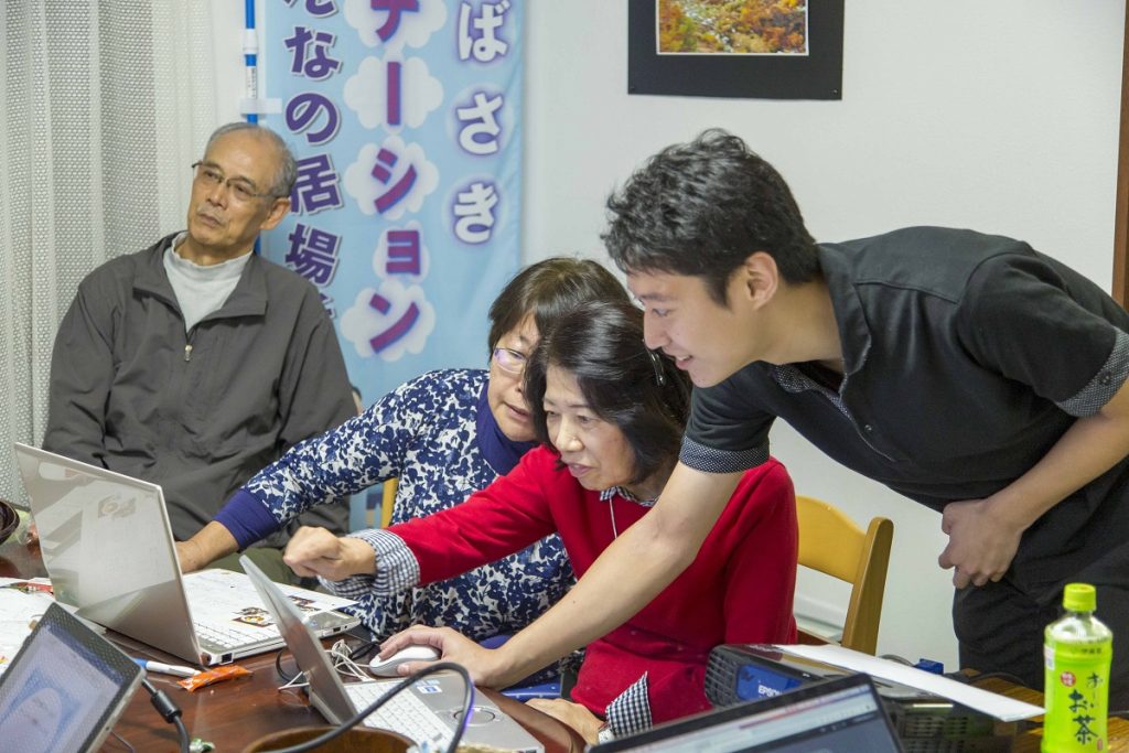 プロボノの活動に参加する社会人