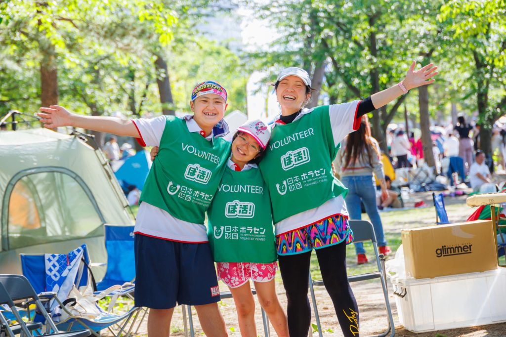 親子でボランティアに参加した中学生